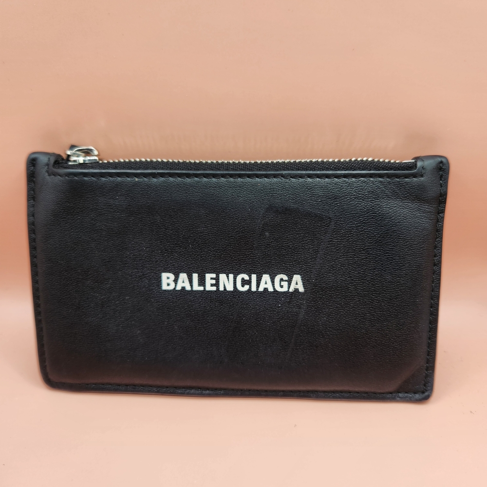 Balenciaga

Cash Long Coin And Card Holder